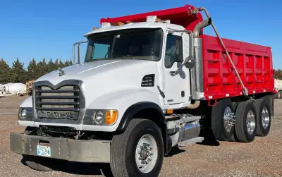 2005 Mack Granite CV713