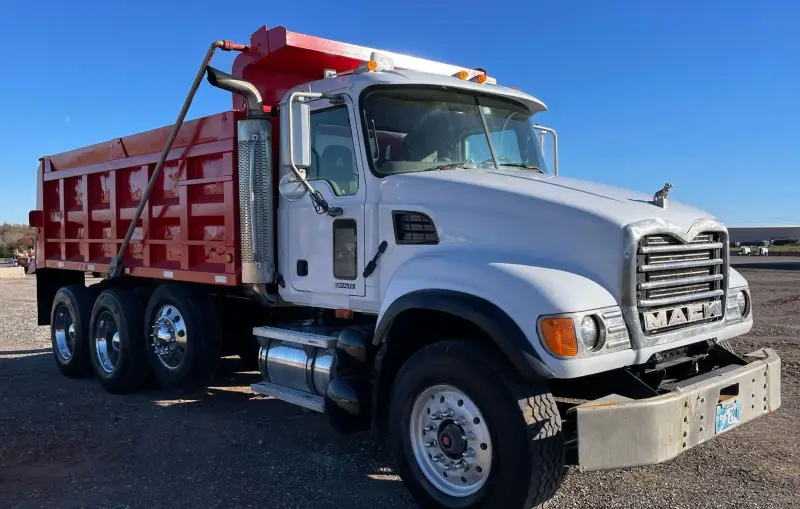 2005 Mack Granite CV713 photo 3