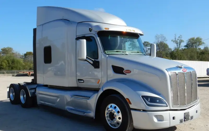 2019 Peterbilt 579 photo 3