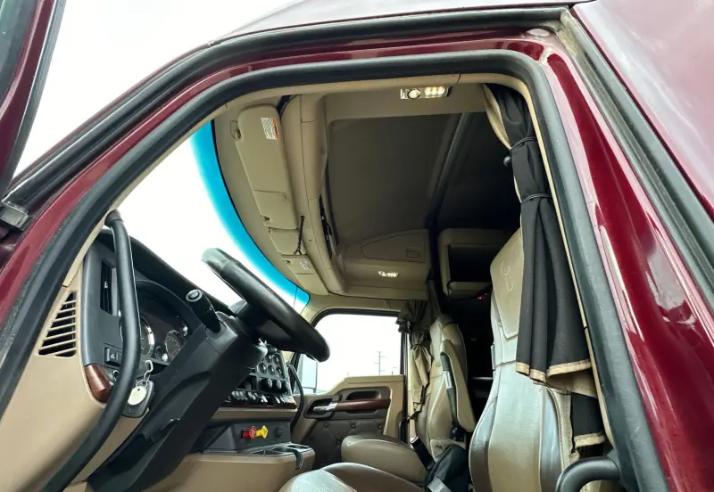 2021 Kenworth T680 photo 25
