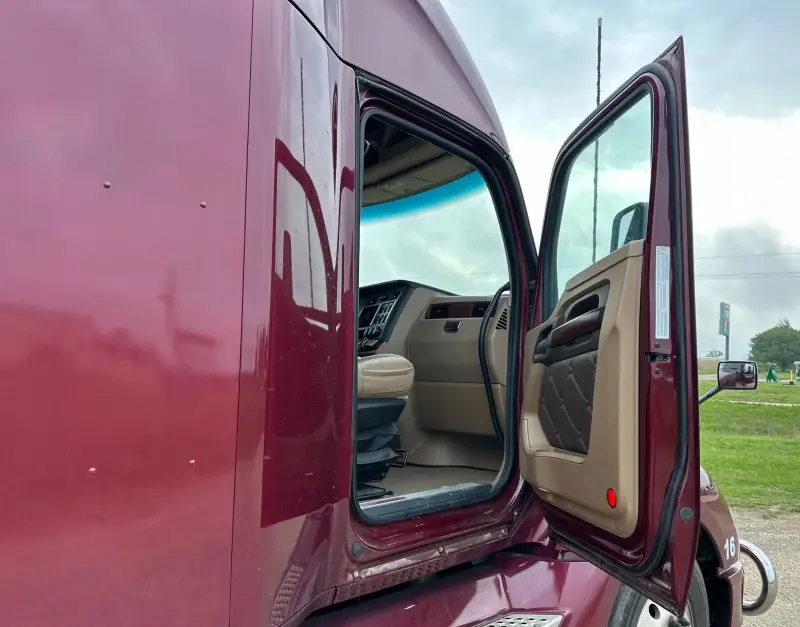 2021 Kenworth T680 photo 50