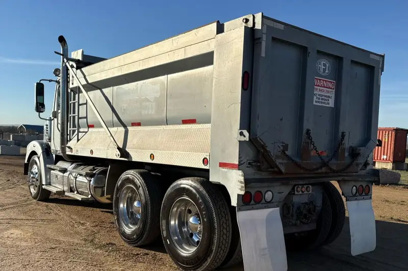 2013 Freightliner Coronado photo 7