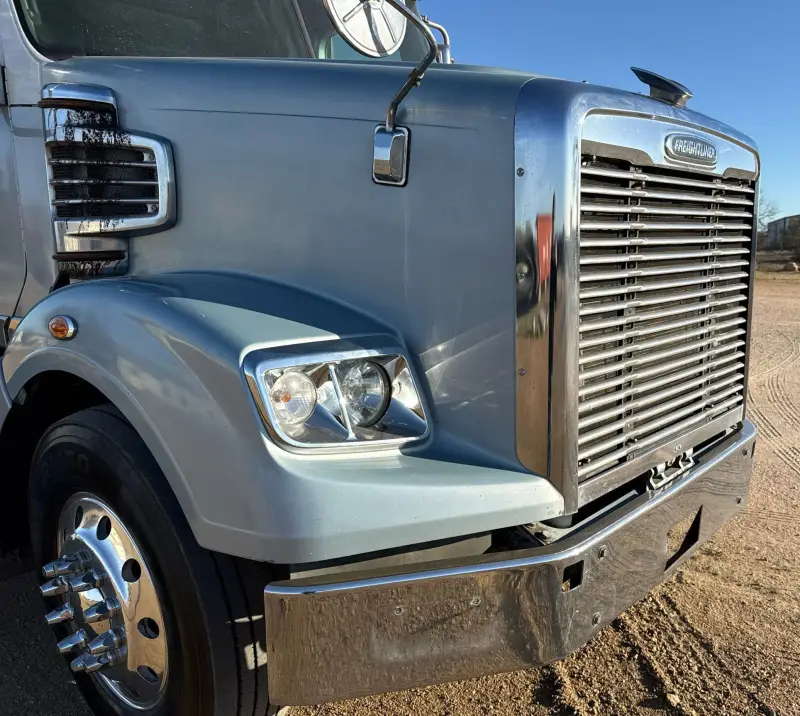 2013 Freightliner Coronado photo 13