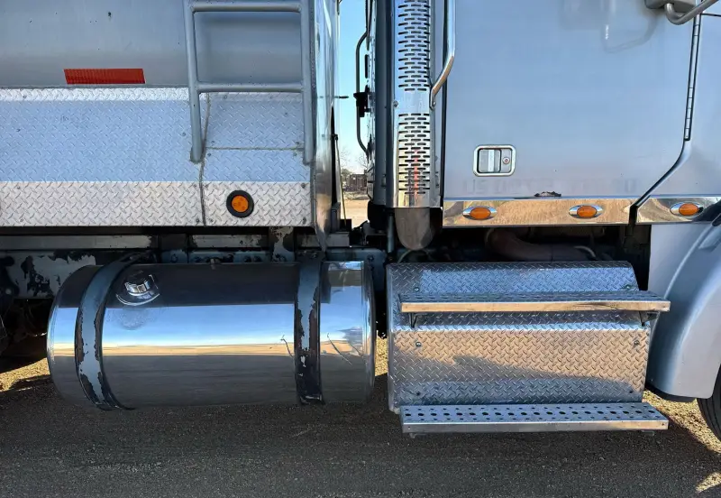 2013 Freightliner Coronado photo 15