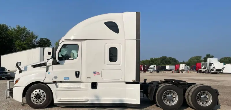 2019 Freightliner Cascadia 126 photo 8