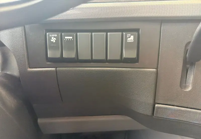 2020 Volvo VNL photo 38