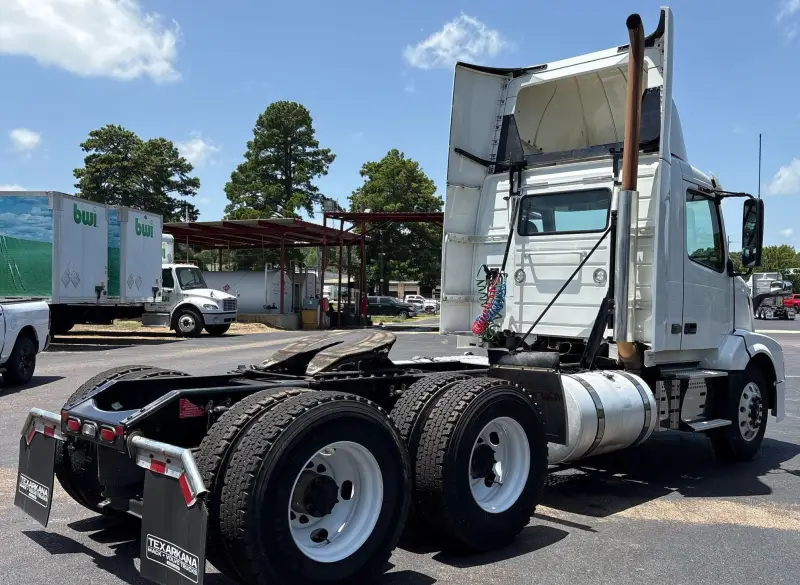 2018 Volvo Truck VNL photo 5