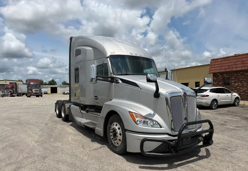 2022 Kenworth T680 photo 3