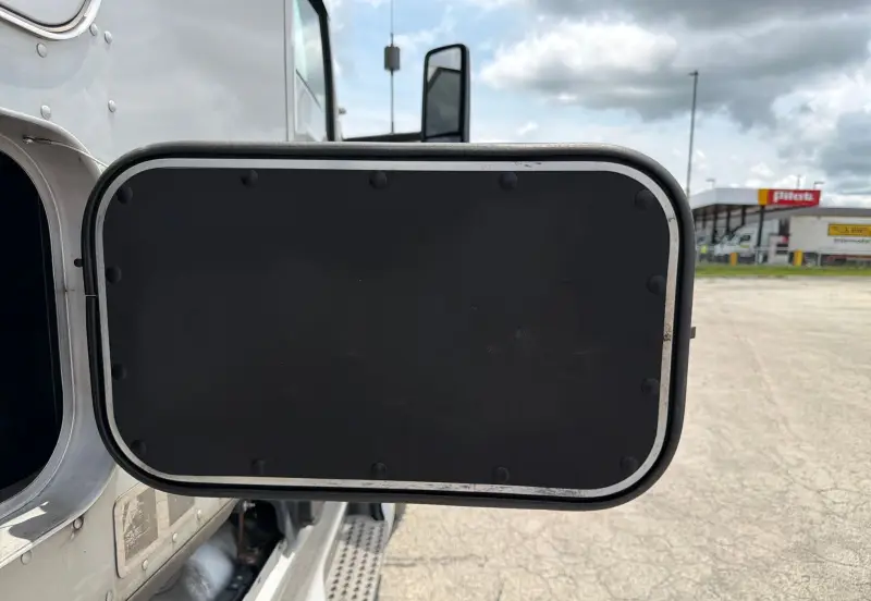 2022 Kenworth T680 photo 21