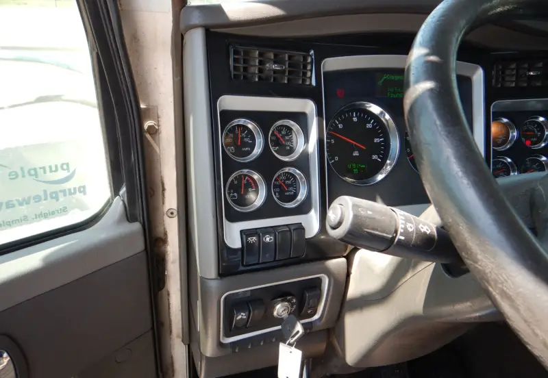 2012 Kenworth T800 photo 35