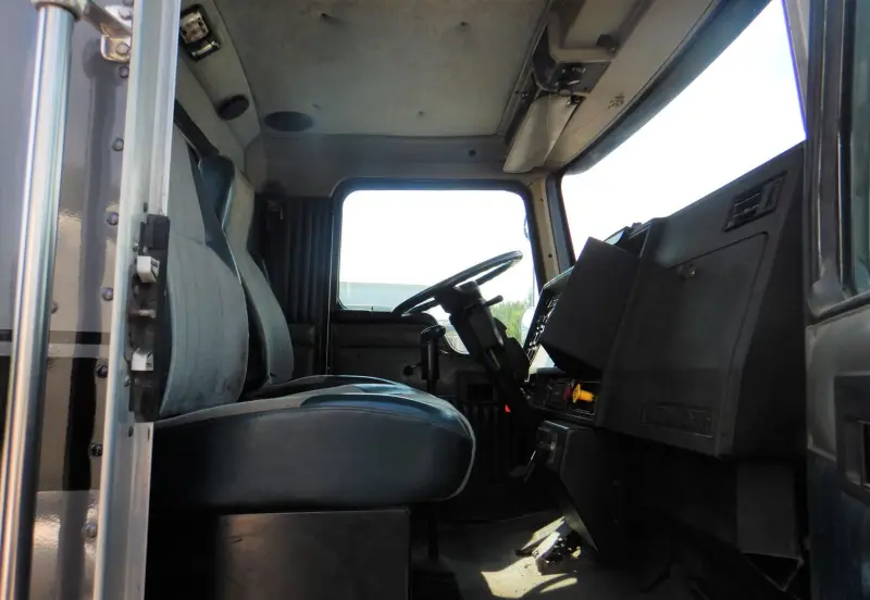 1999 Kenworth T800 photo 23