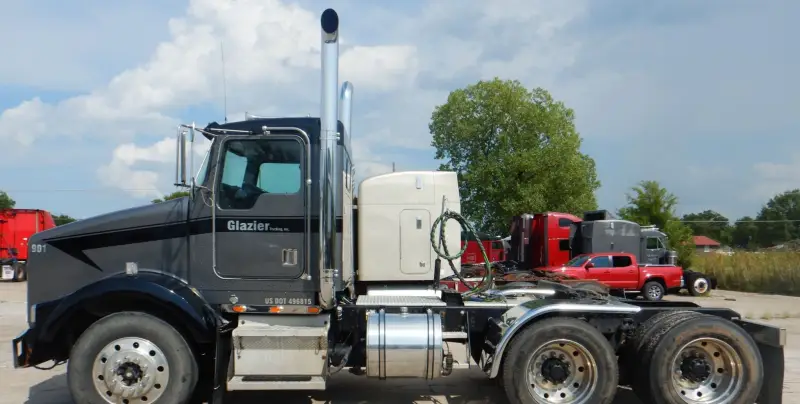 1999 Kenworth T800 photo 9