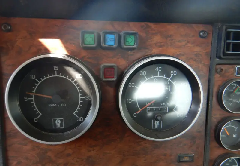 1999 Kenworth T800 photo 16