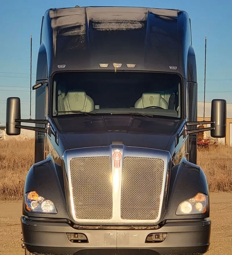2015 Kenworth T680 photo 2
