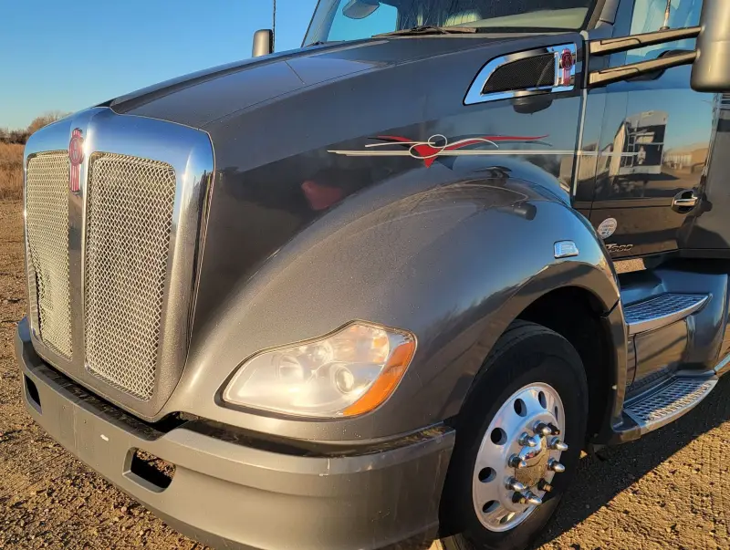 2015 Kenworth T680 photo 9