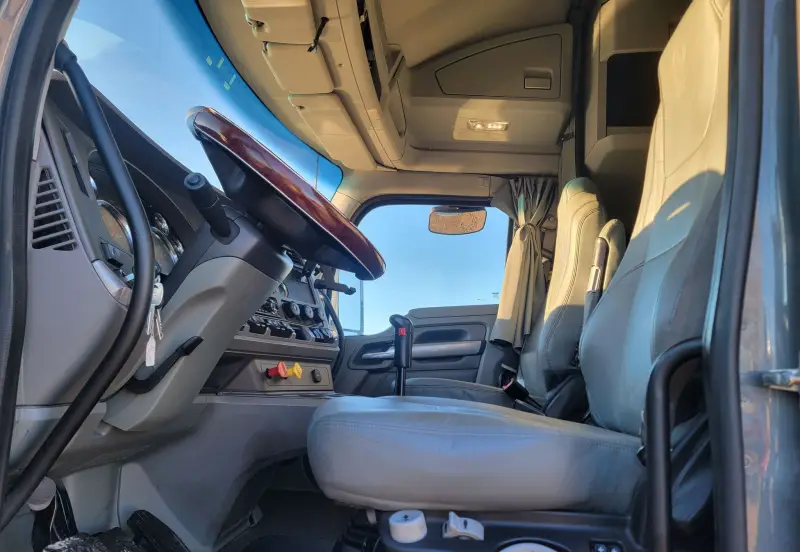 2015 Kenworth T680 photo 15