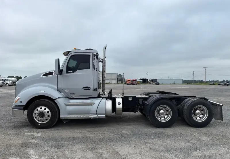 2016 Kenworth T680 photo 8