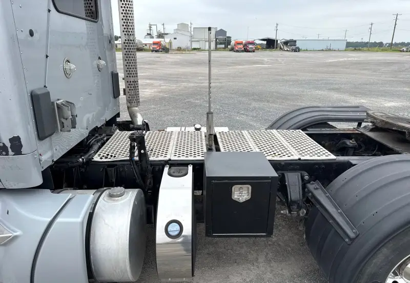 2016 Kenworth T680 photo 15