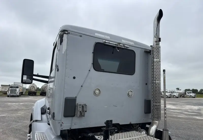 2016 Kenworth T680 photo 10