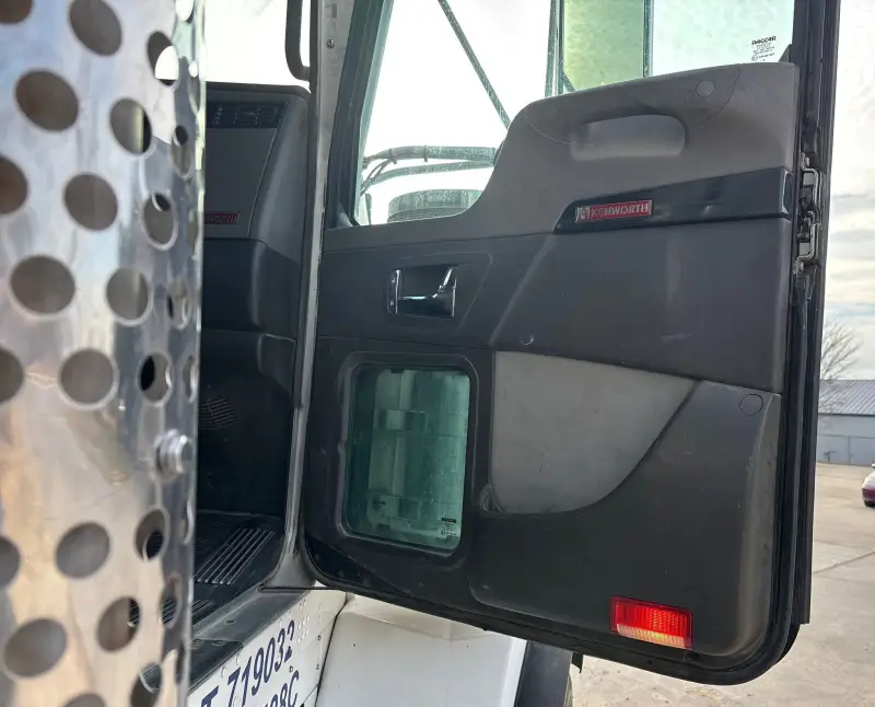 2013 Kenworth T800 photo 57