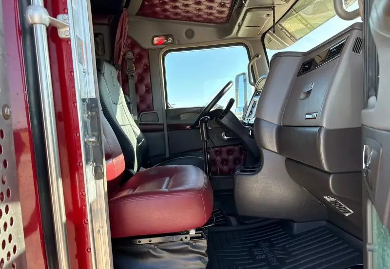 2016 Kenworth T660 photo 43