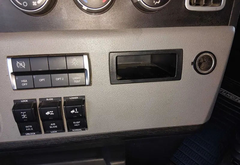 2023 Freightliner Cascadia photo 39