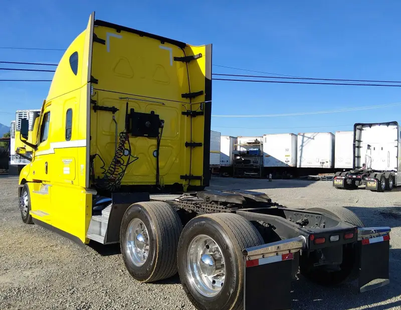 2023 Freightliner Cascadia photo 7
