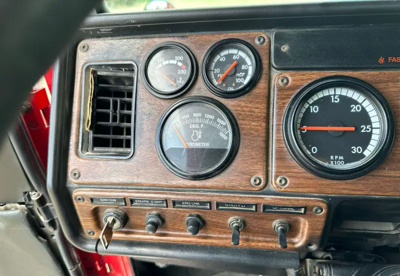 2006 Freightliner FLD120 photo 28