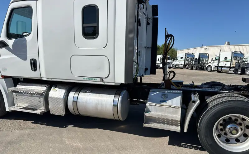 2019 Freightliner Cascadia photo 9