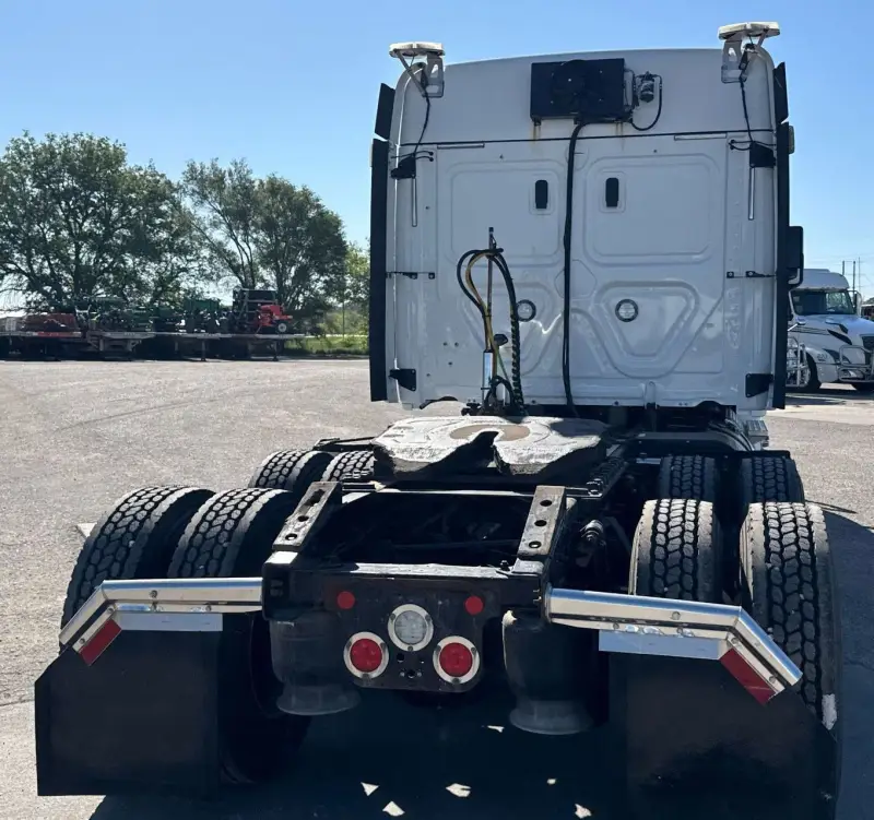 2019 Freightliner Cascadia photo 6