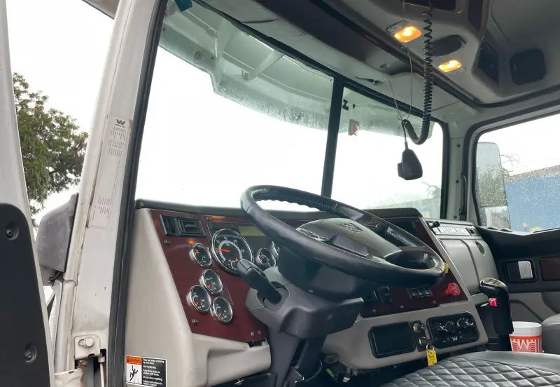 2016 Western Star 5700XE photo 16