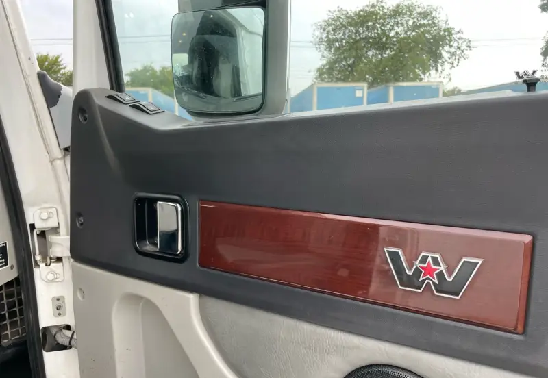 2016 Western Star 5700XE photo 31