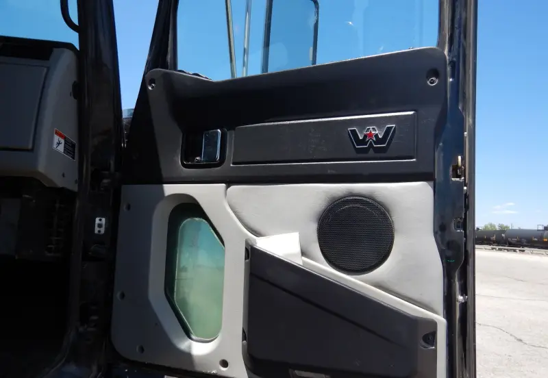 2014 Western Star 4900SB photo 24