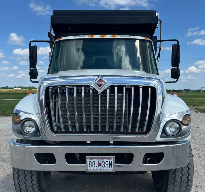 2015 International 7500 SBA photo 2