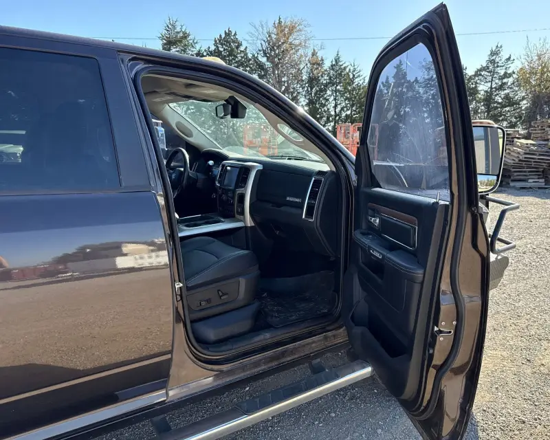 2016 RAM 3500 photo 44