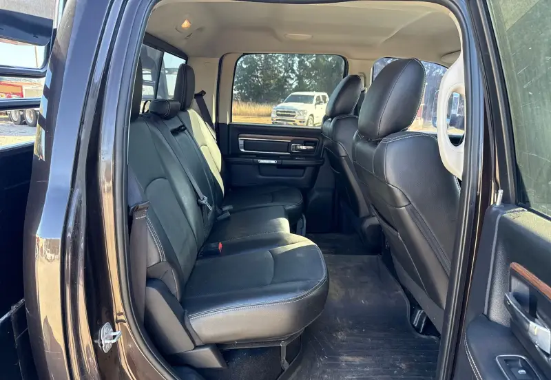 2016 RAM 3500 photo 41
