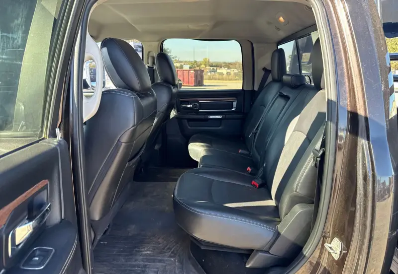 2016 RAM 3500 photo 36