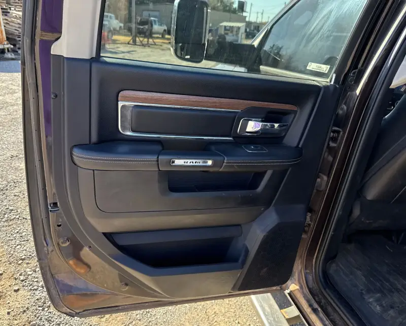 2016 RAM 3500 photo 34