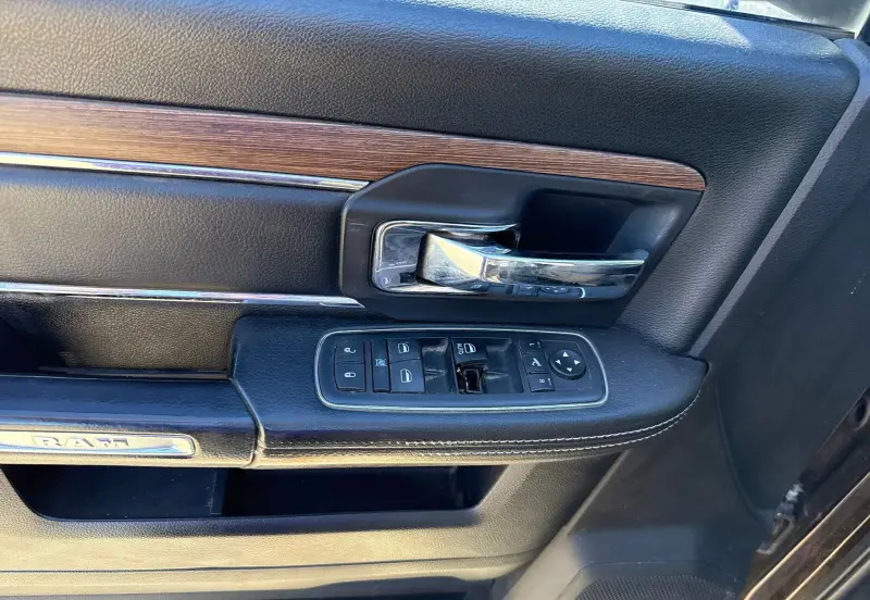 2016 RAM 3500 photo 21