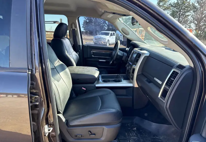 2016 RAM 3500 photo 47