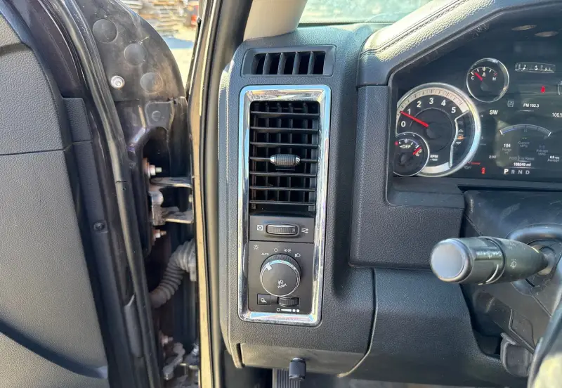 2016 RAM 3500 photo 28
